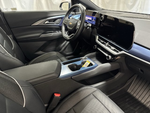 Used 2024 Chevrolet Equinox EV LT FWD image 29