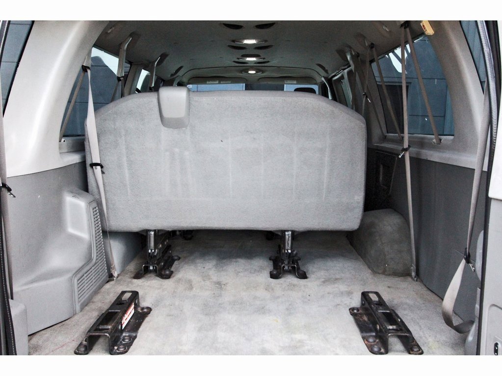 Used 2013 Ford E-350 and Econoline 350 XLT image 28