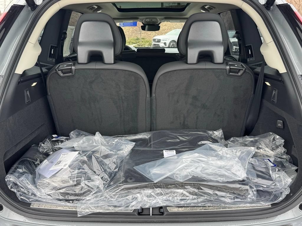 New 2026 Volvo XC90 T8 Plus w/ Protection Package Premier AWD/4WD image 5