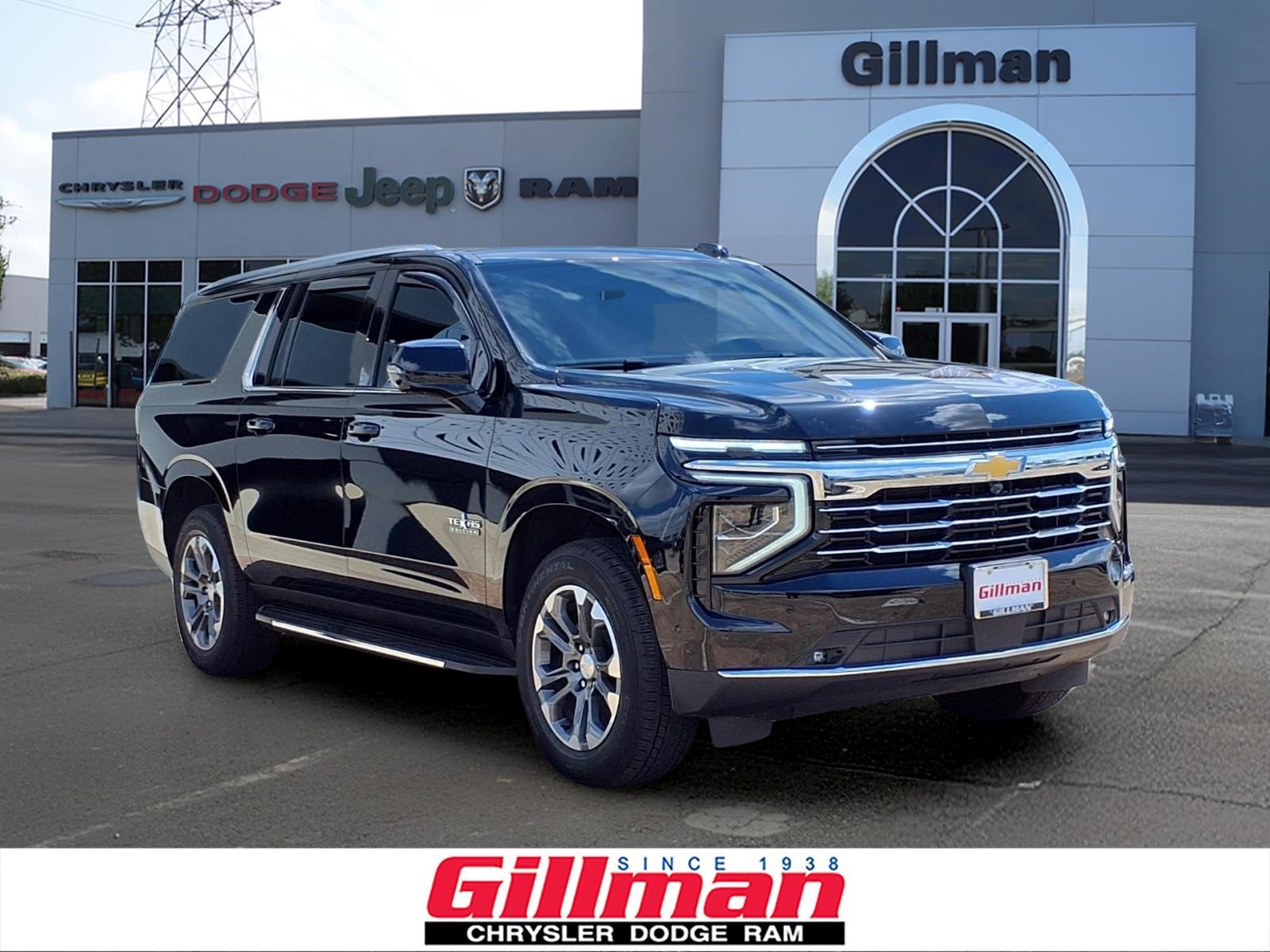 Used 2025 Chevrolet Suburban LT w/ Comfort Package RWD image 1