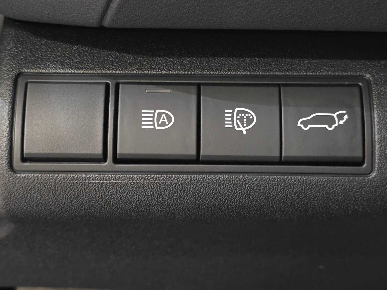 New 2026 Toyota C-HR AWD/4WD image 17