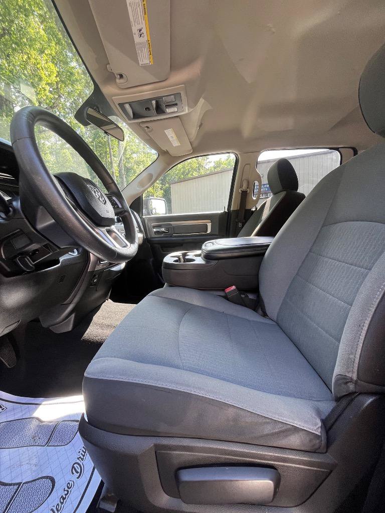 Used 2021 RAM 1500 Classic SLT RWD image 18