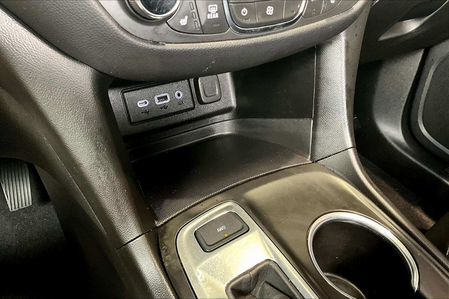 Used 2021 Chevrolet Equinox LT AWD/4WD image 16