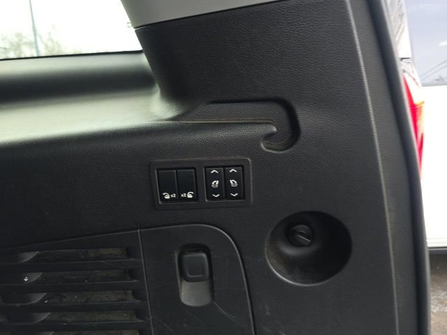 Used 2017 Chevrolet Suburban Premier image 10