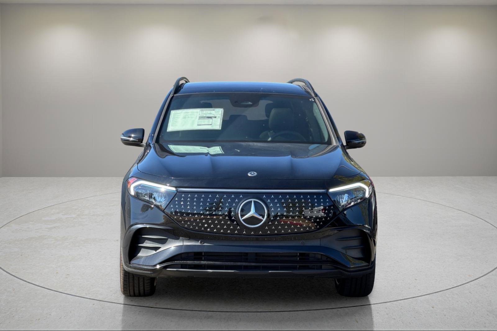 Used 2024 Mercedes-Benz EQB 300 4MATIC image 9