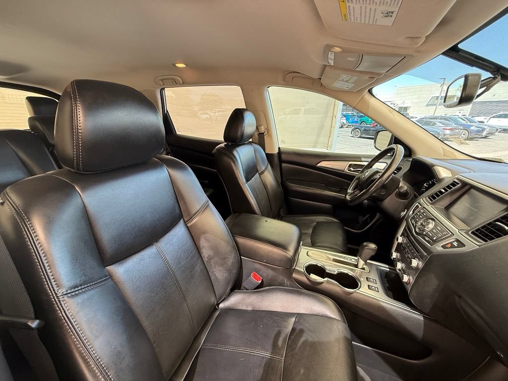 Used 2019 Nissan Pathfinder SL FWD image 15
