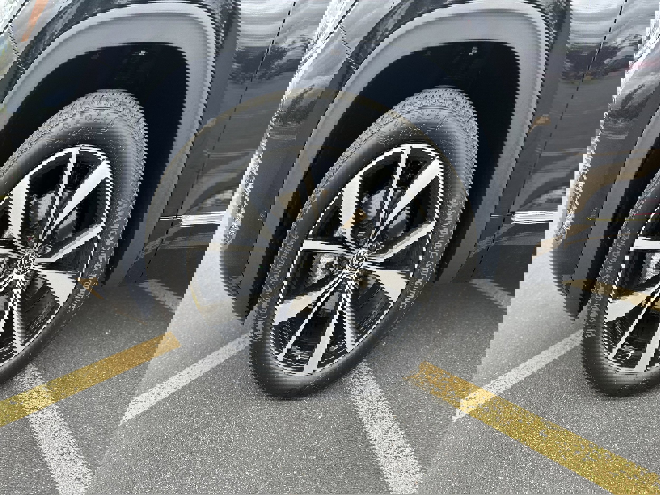 New 2025 Volkswagen Atlas Cross Sport SEL Premium R-Line image 39
