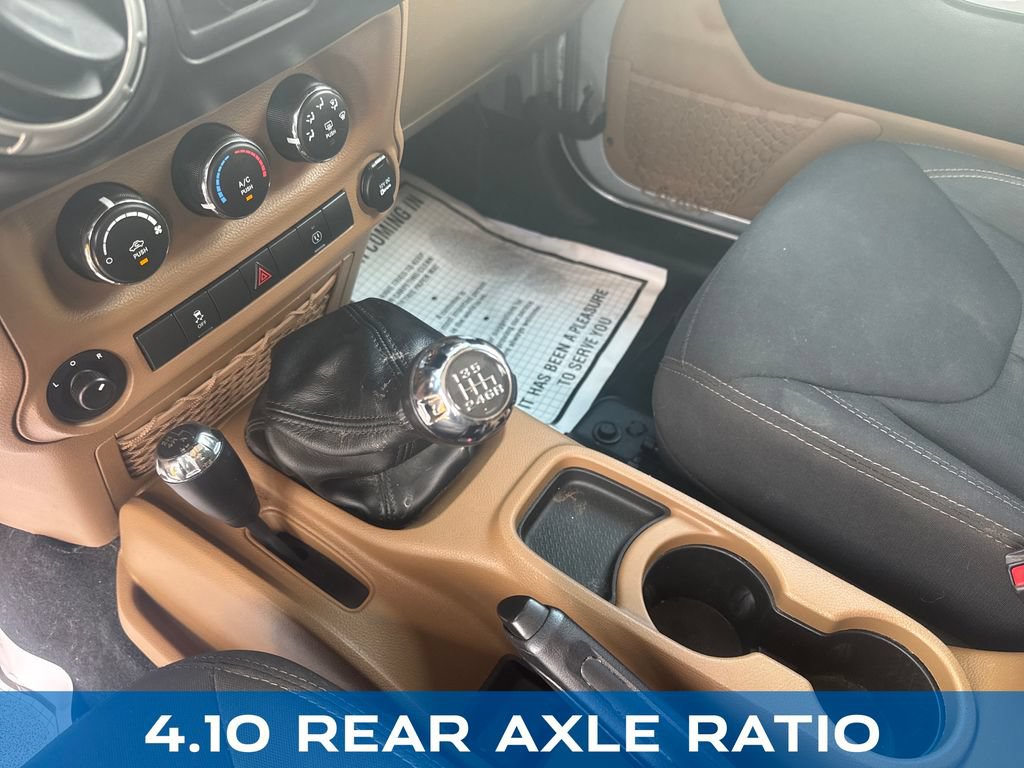 Used 2017 Jeep Wrangler Unlimited Rubicon w/ Connectivity Group AWD/4WD image 24