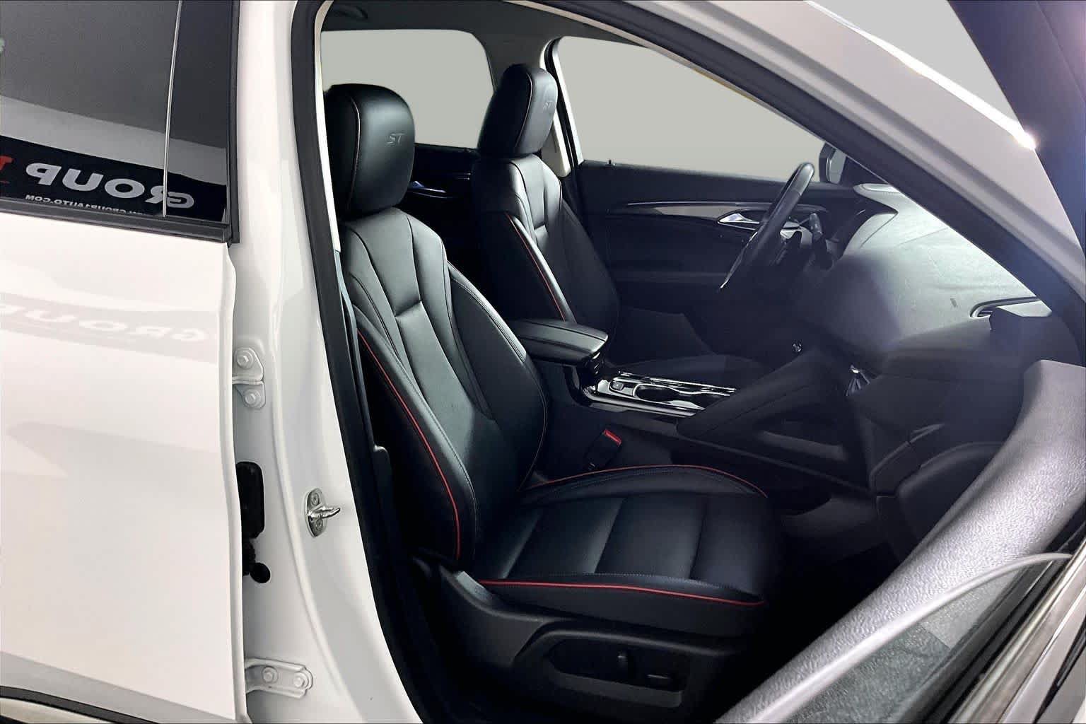 Certified 2023 Buick Envision Essence w/ Sport Touring Package FWD image 9
