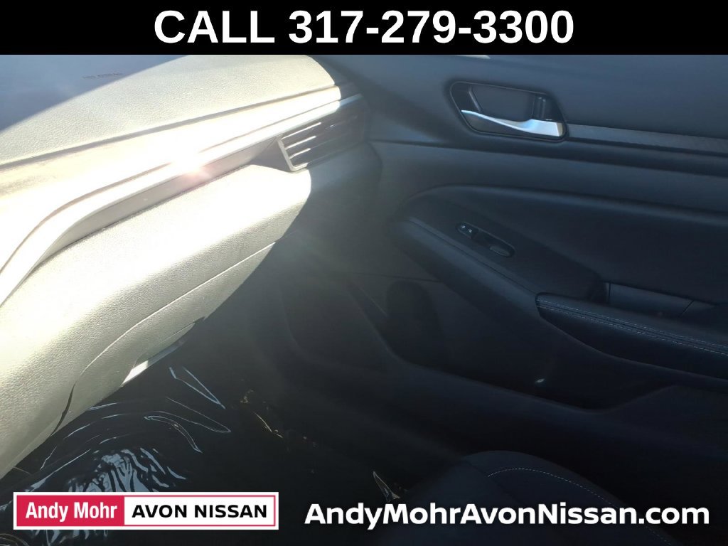 Used 2025 Nissan Altima 2.5 SV AWD/4WD image 35