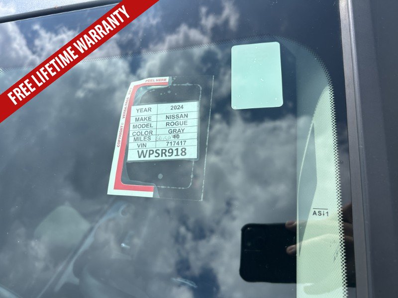 Used 2024 Nissan Rogue S AWD/4WD image 26