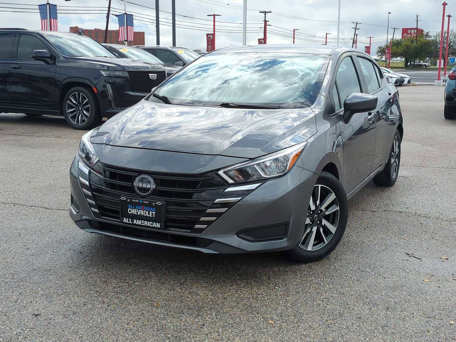 Used 2024 Nissan Versa SV image 1