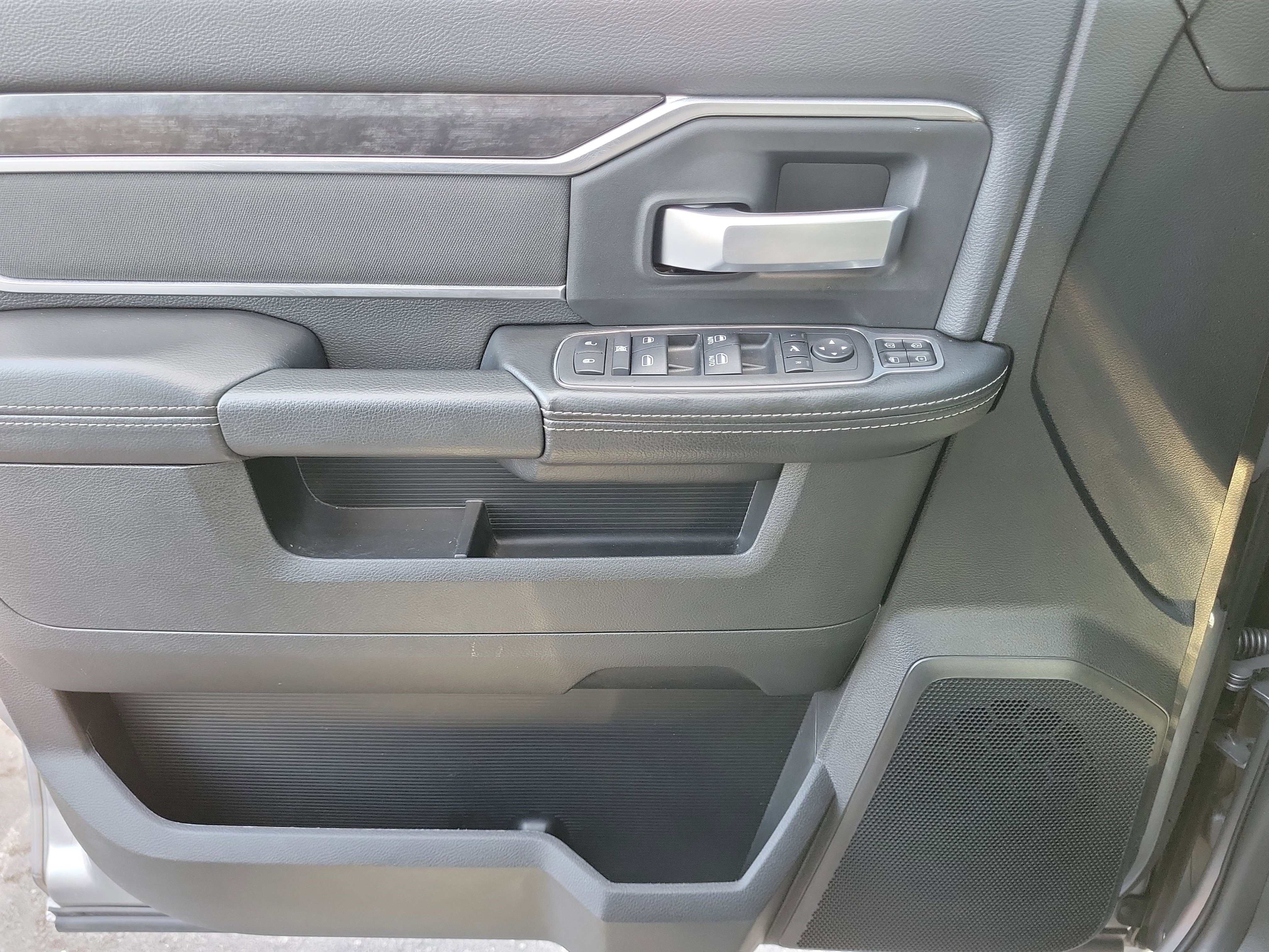 Used 2024 RAM 3500 Big Horn image 26