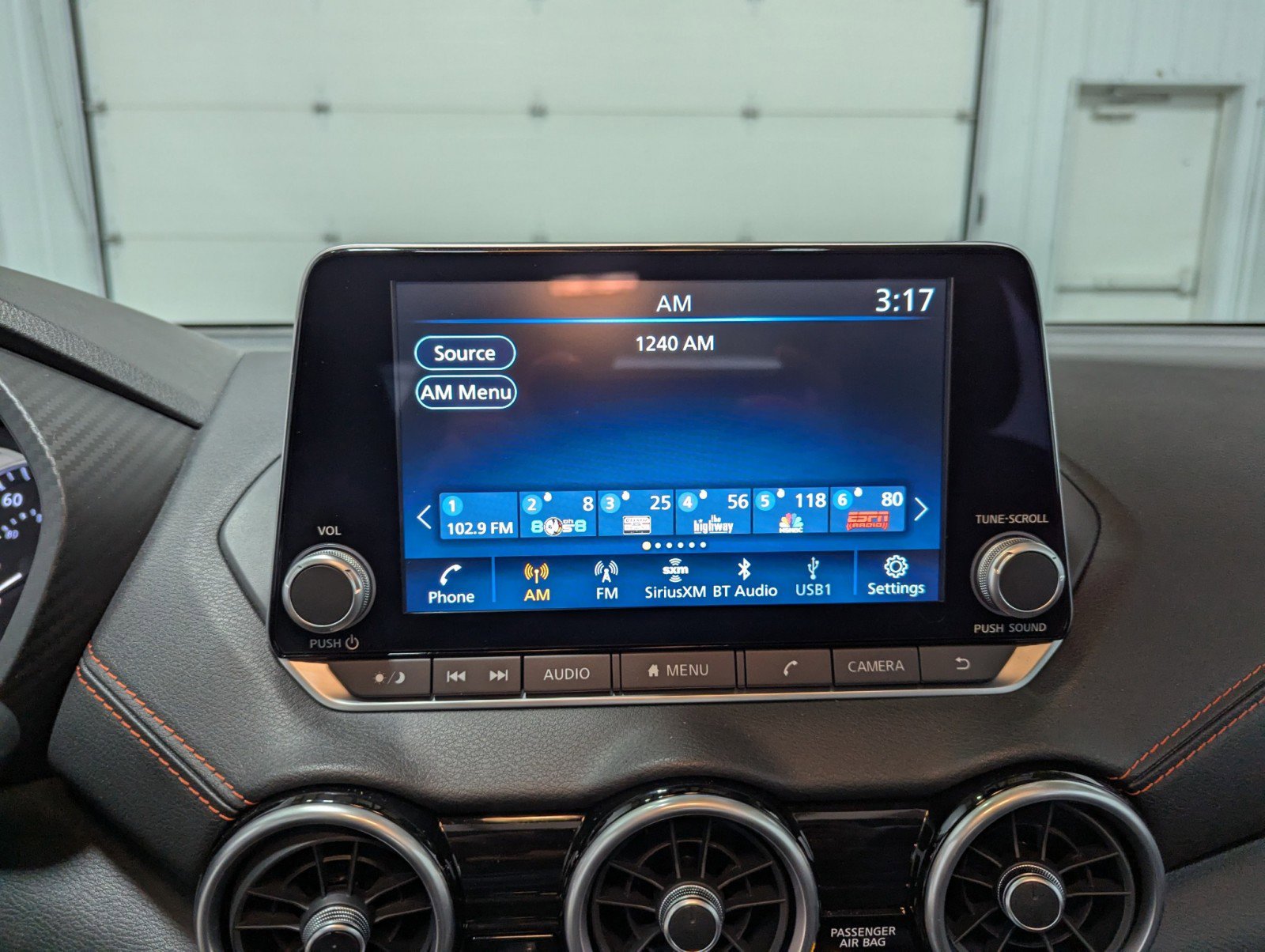 Used 2025 Nissan Sentra SR w/ SR Premium Package image 22