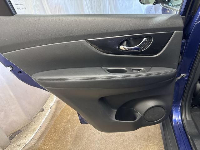 Used 2018 Nissan Rogue S FWD image 21