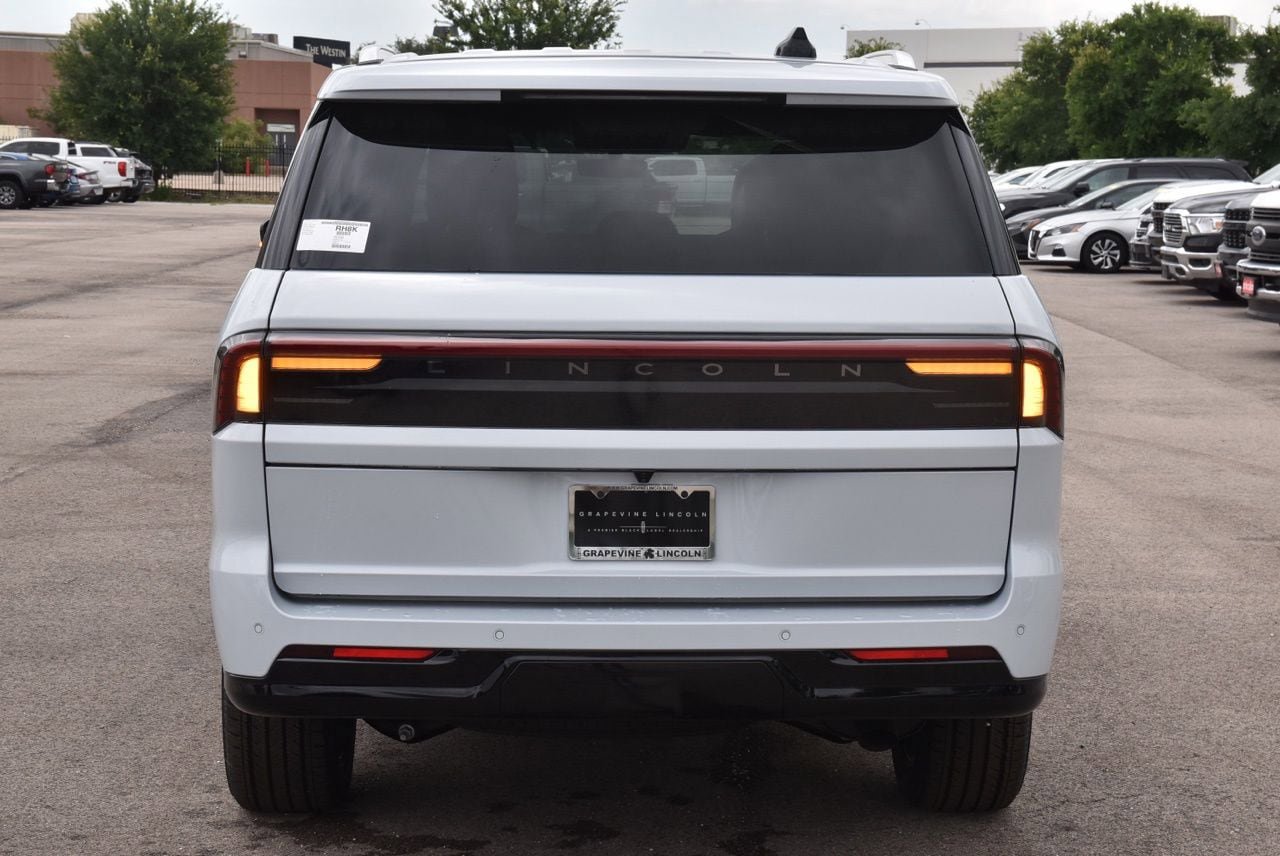 New 2026 Lincoln Navigator Black Label AWD/4WD image 8