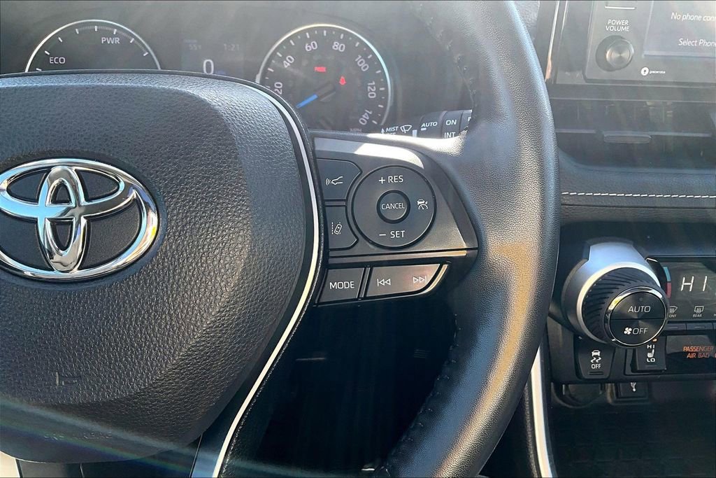 Used 2022 Toyota RAV4 XLE w/ Convenience Package image 19