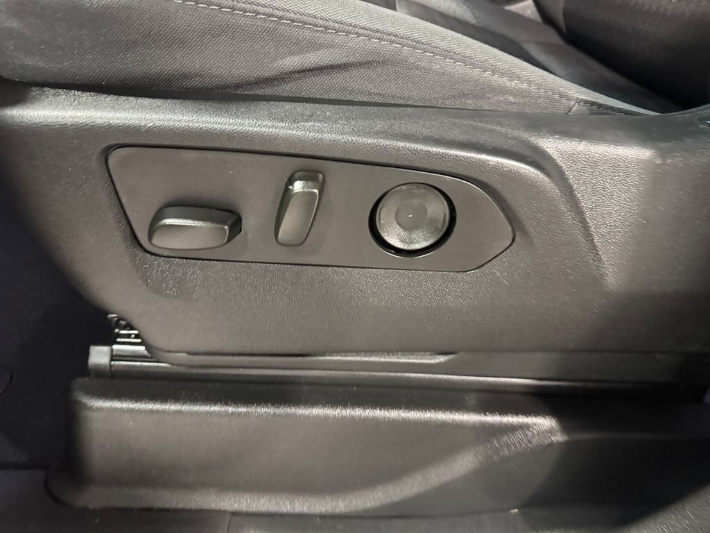 Used 2023 Chevrolet Tahoe LS AWD/4WD image 19