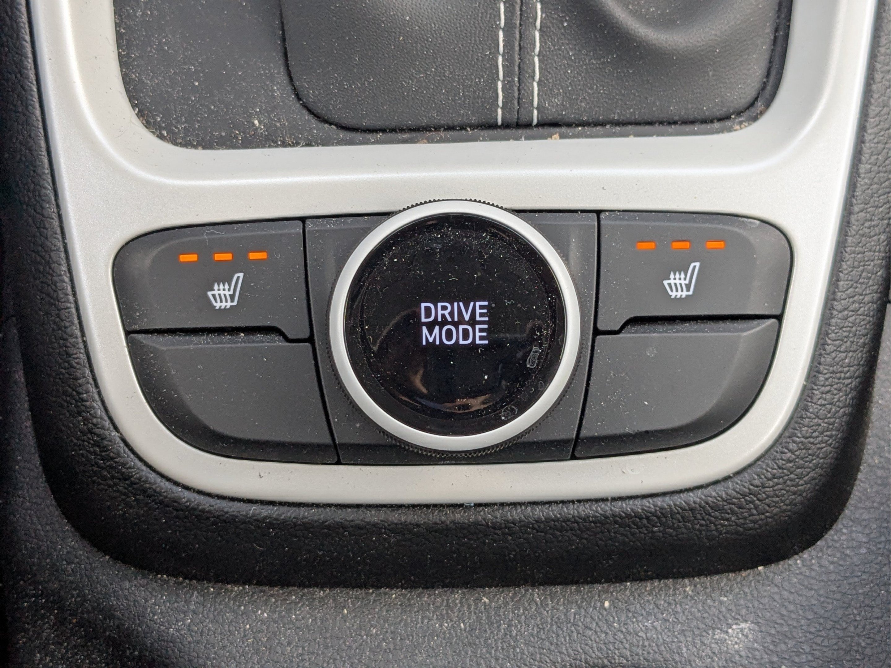 Certified 2025 Hyundai Venue Limited FWD image 27