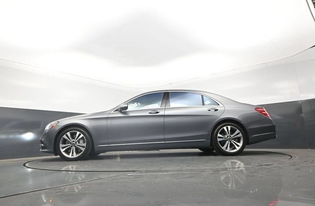 Used 2020 Mercedes-Benz S 560 4MATIC Sedan w/ Premium Package image 25