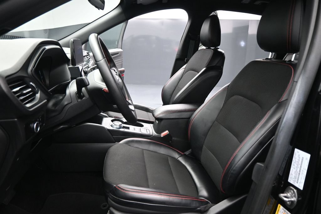 Certified 2025 Ford Escape ST-Line FWD image 10