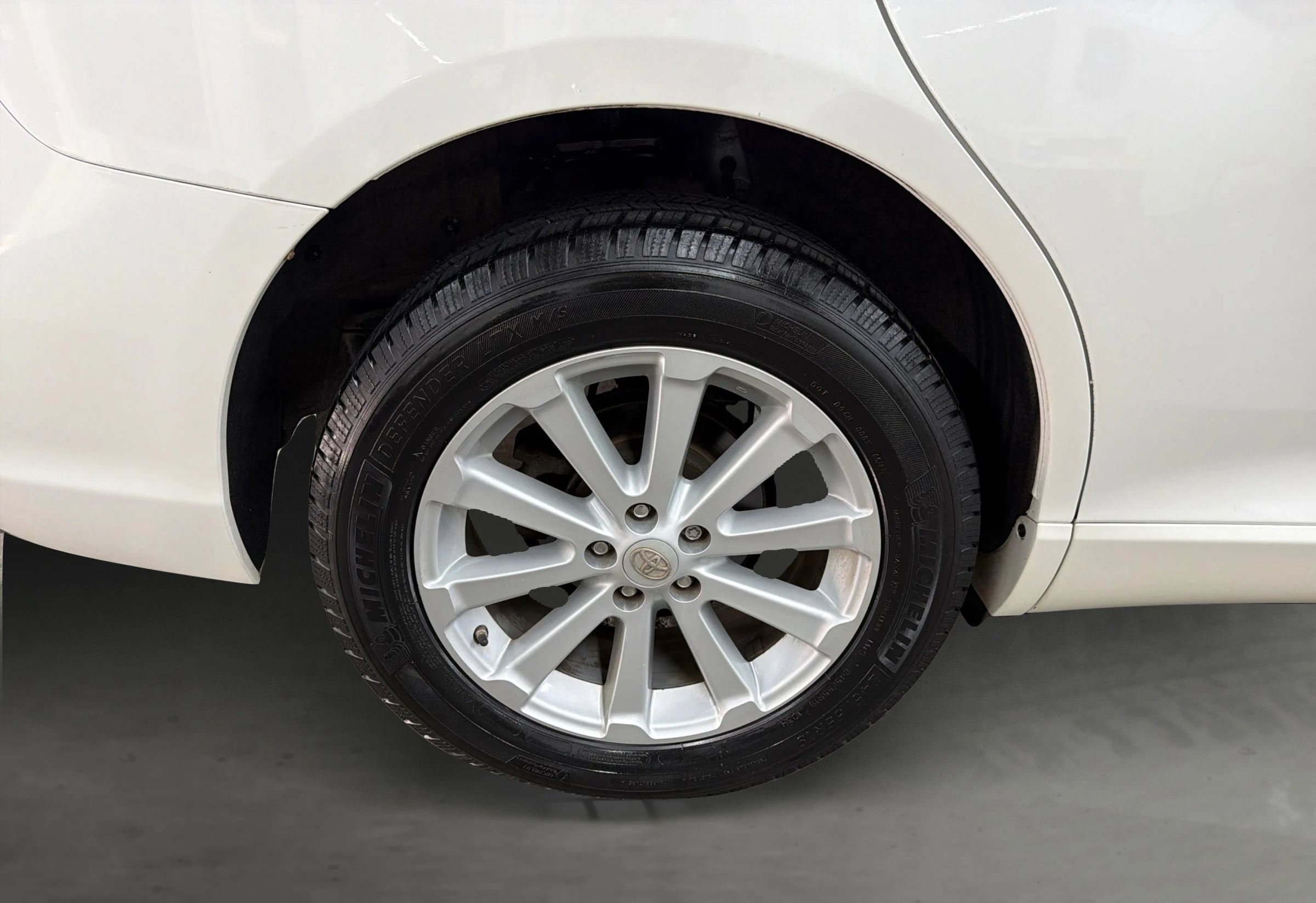Used 2011 Toyota Venza FWD image 40