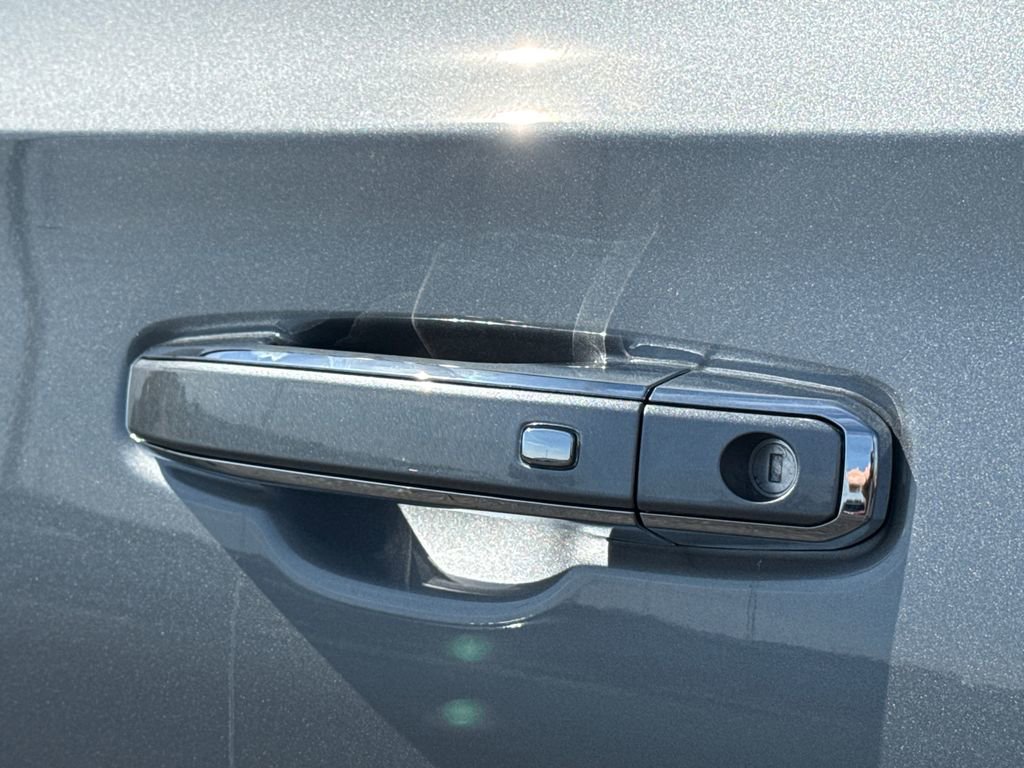 New 2026 GMC Yukon XL Denali w/ Denali Reserve Package image 14