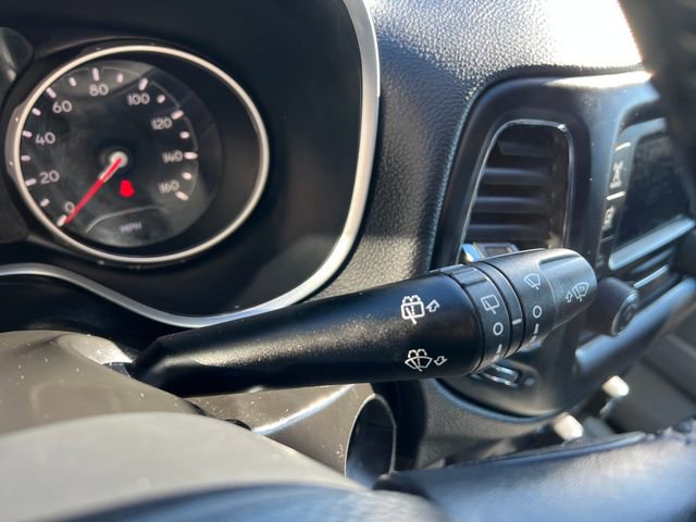 Used 2018 Jeep Compass Latitude w/ Cold Weather Group image 28