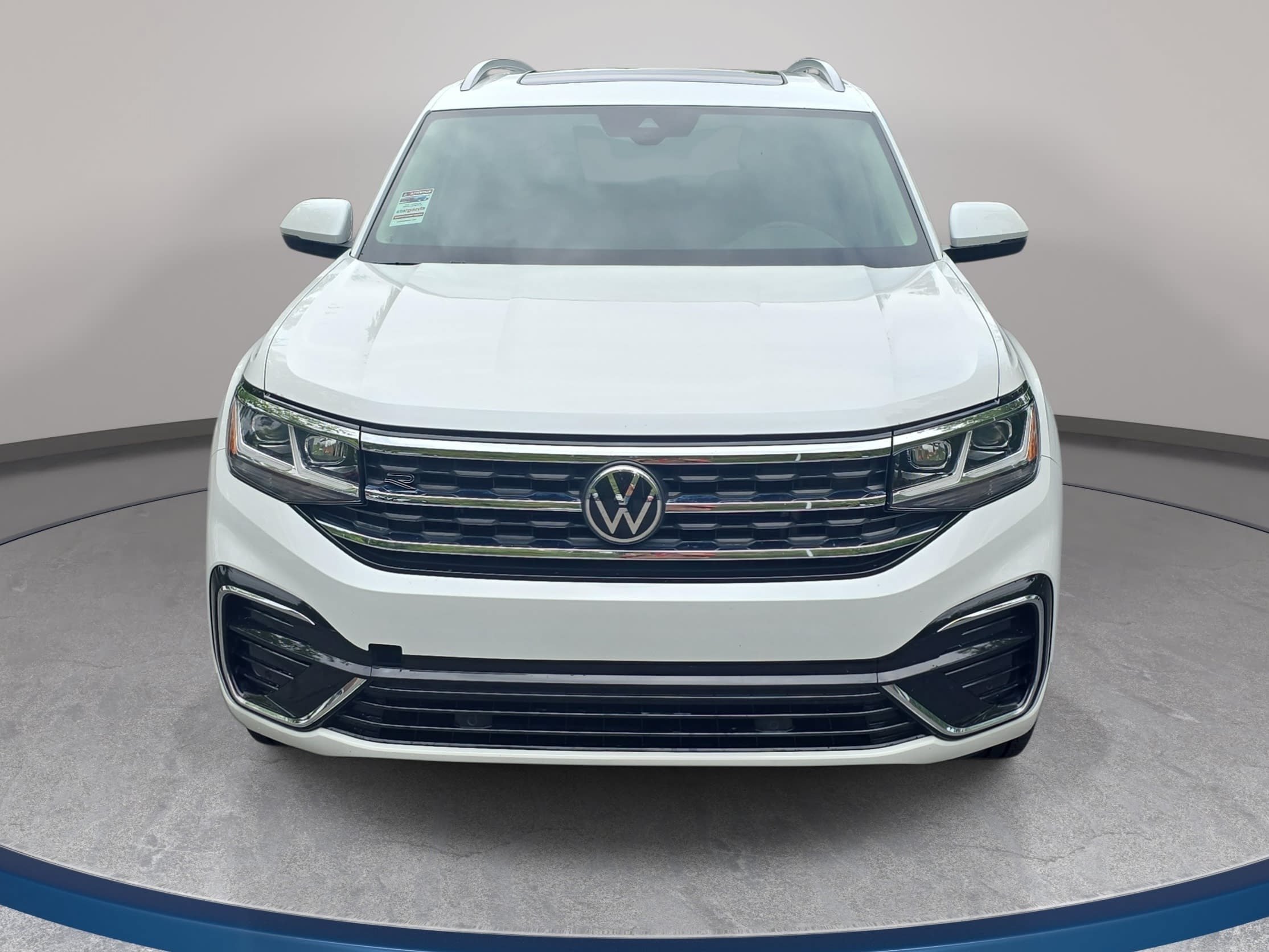 Used 2022 Volkswagen Atlas SEL R-Line AWD/4WD image 2