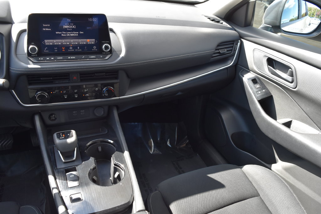 Used 2024 Nissan Rogue S FWD image 12