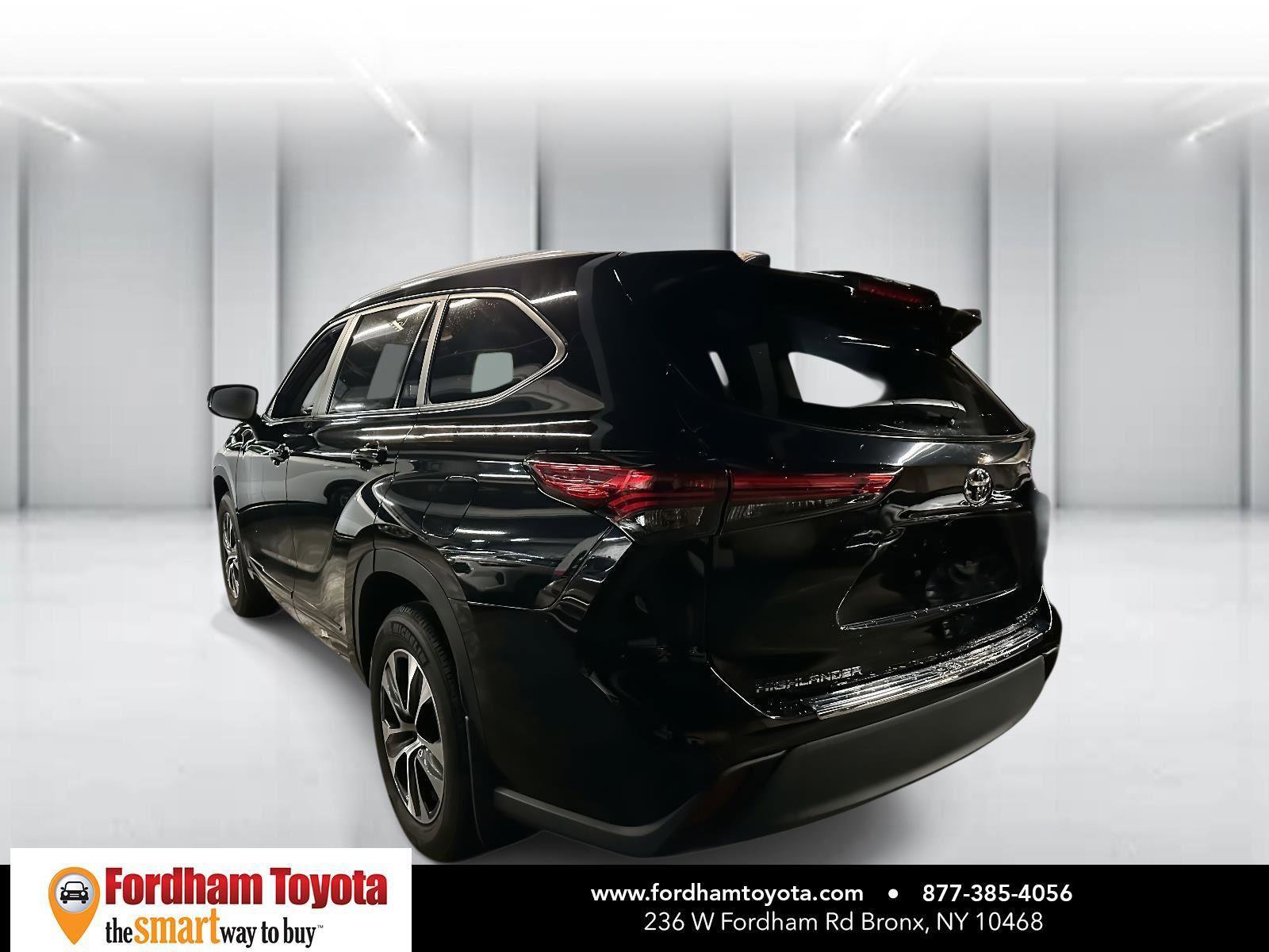 Used 2023 Toyota Highlander XLE image 5