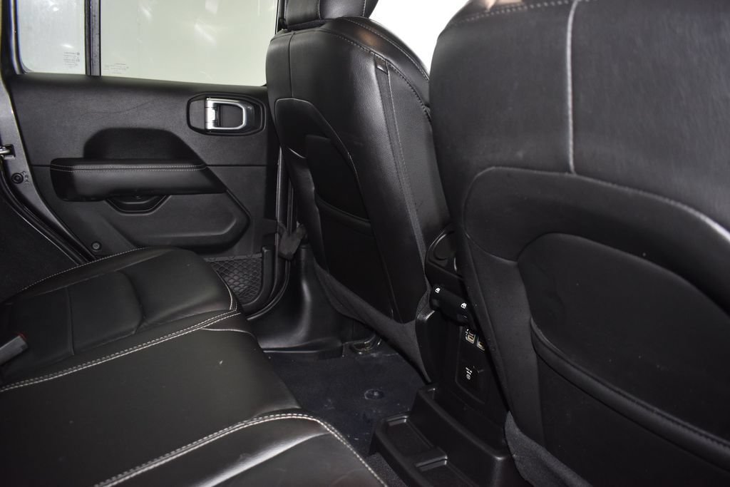 Used 2020 Jeep Wrangler Unlimited Sahara w/ Uconnect 4C Nav & Sound Group AWD/4WD image 29