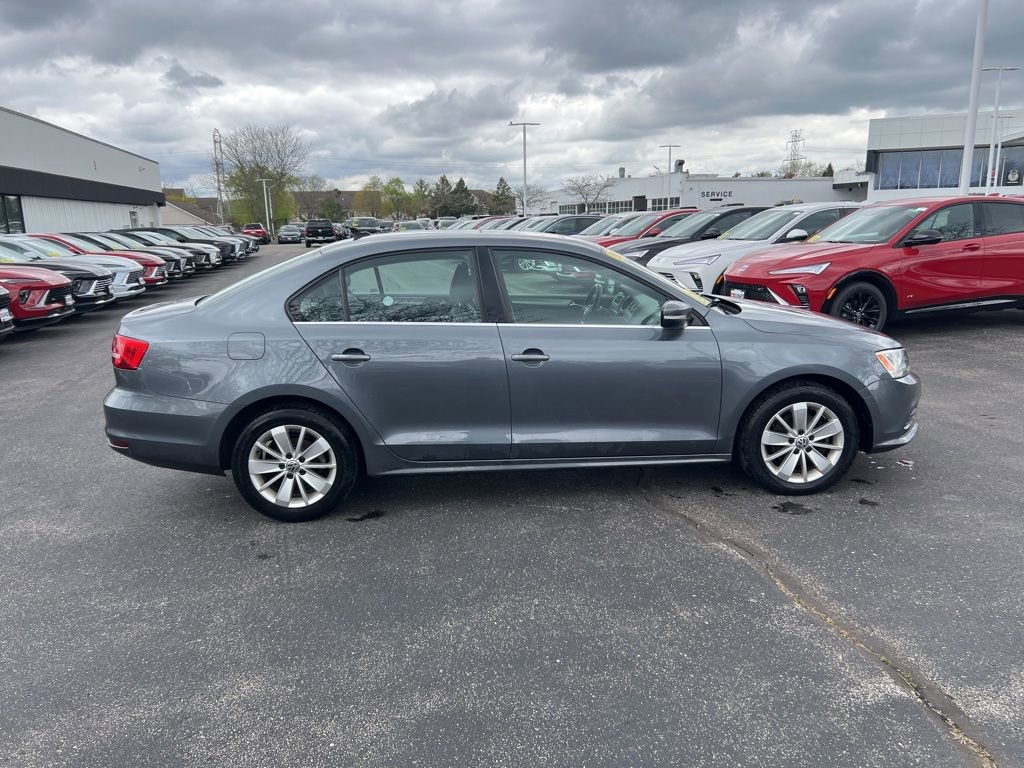 Used 2015 Volkswagen Jetta SE FWD image 2