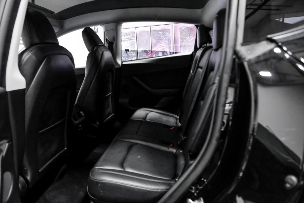 Used 2021 Tesla Model Y Long Range AWD/4WD image 34