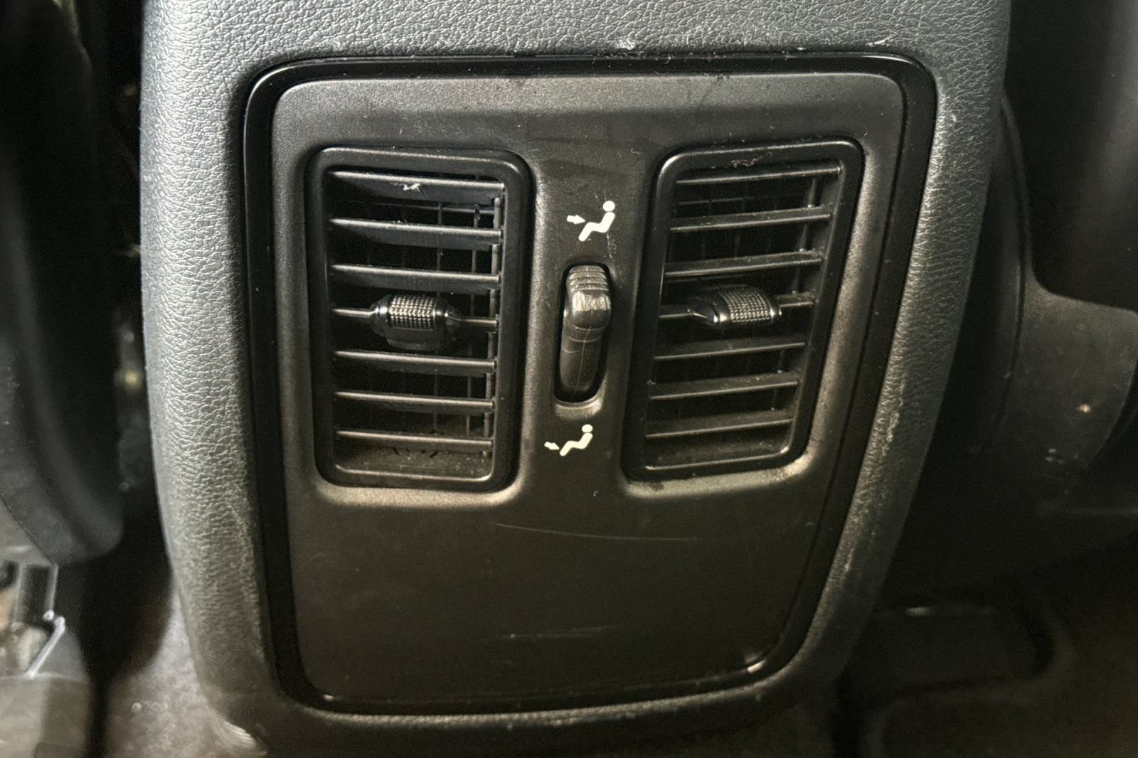 Used 2025 Dodge Durango GT AWD/4WD image 43