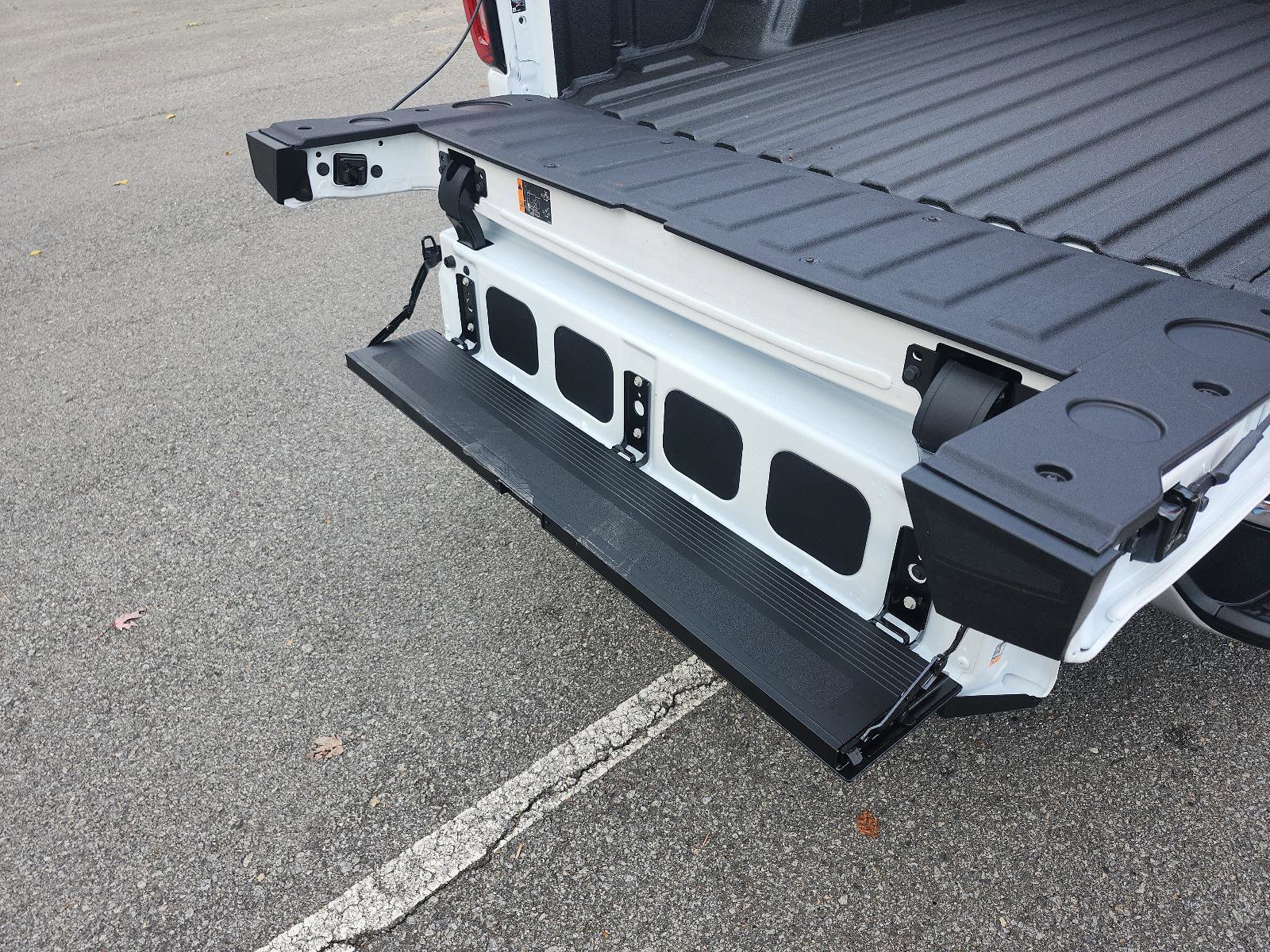 New 2026 GMC Sierra 1500 SLT w/ SLT Premium Plus Package image 11