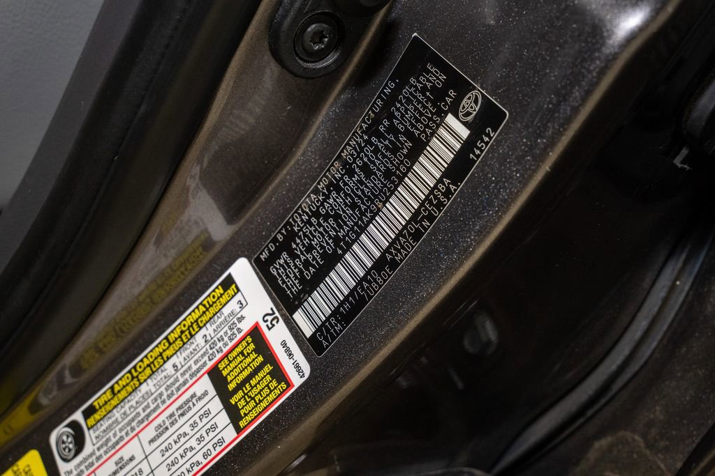 Used 2024 Toyota Camry SE image 18