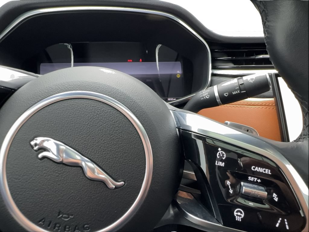 Used 2024 Jaguar XF R-Dynamic SE RWD image 38