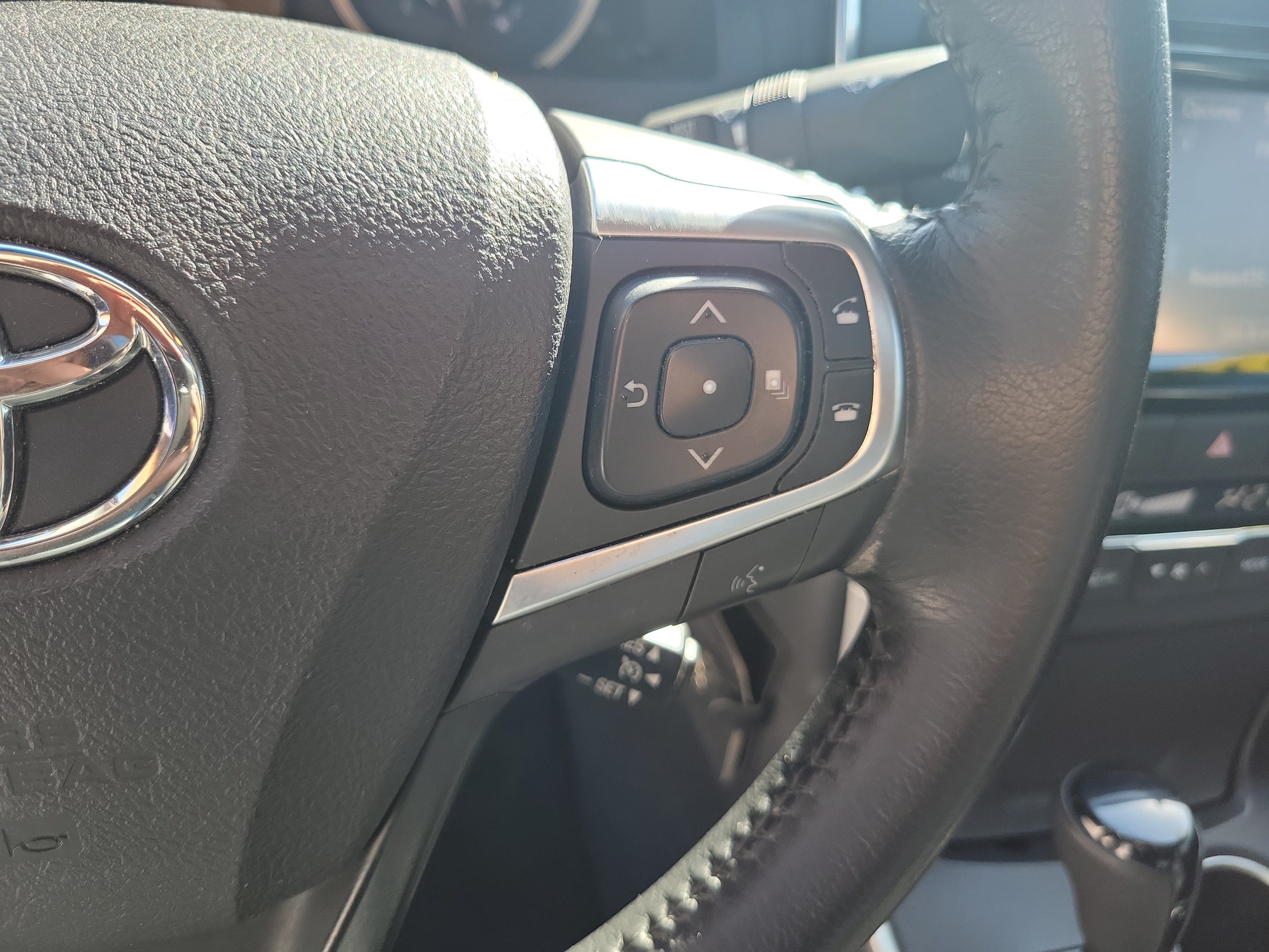 Used 2015 Toyota Camry XLE FWD image 27