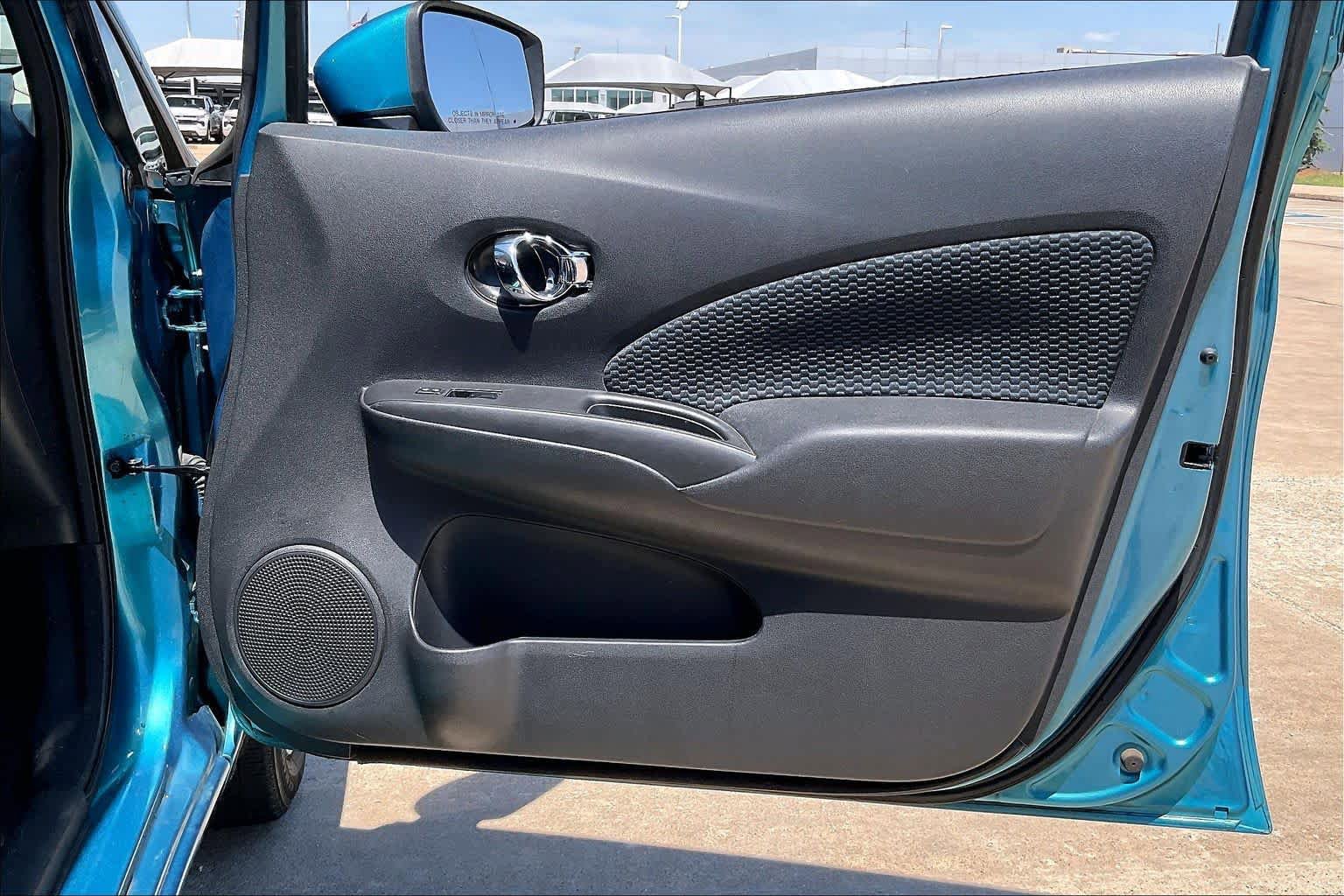 Used 2015 Nissan Versa Note SV FWD image 21