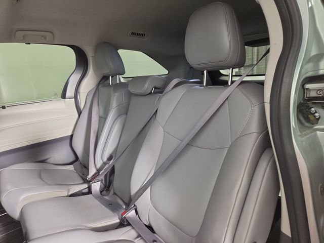 Used 2022 Toyota Sienna XLE FWD image 16