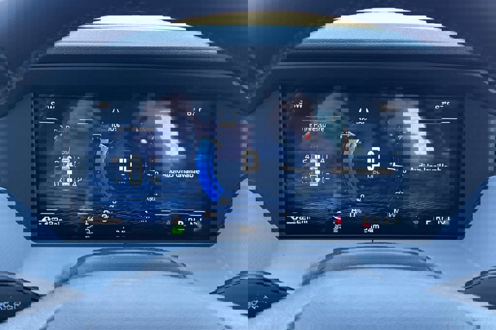 New 2027 Chevrolet Bolt LT w/ Comfort Package image 24