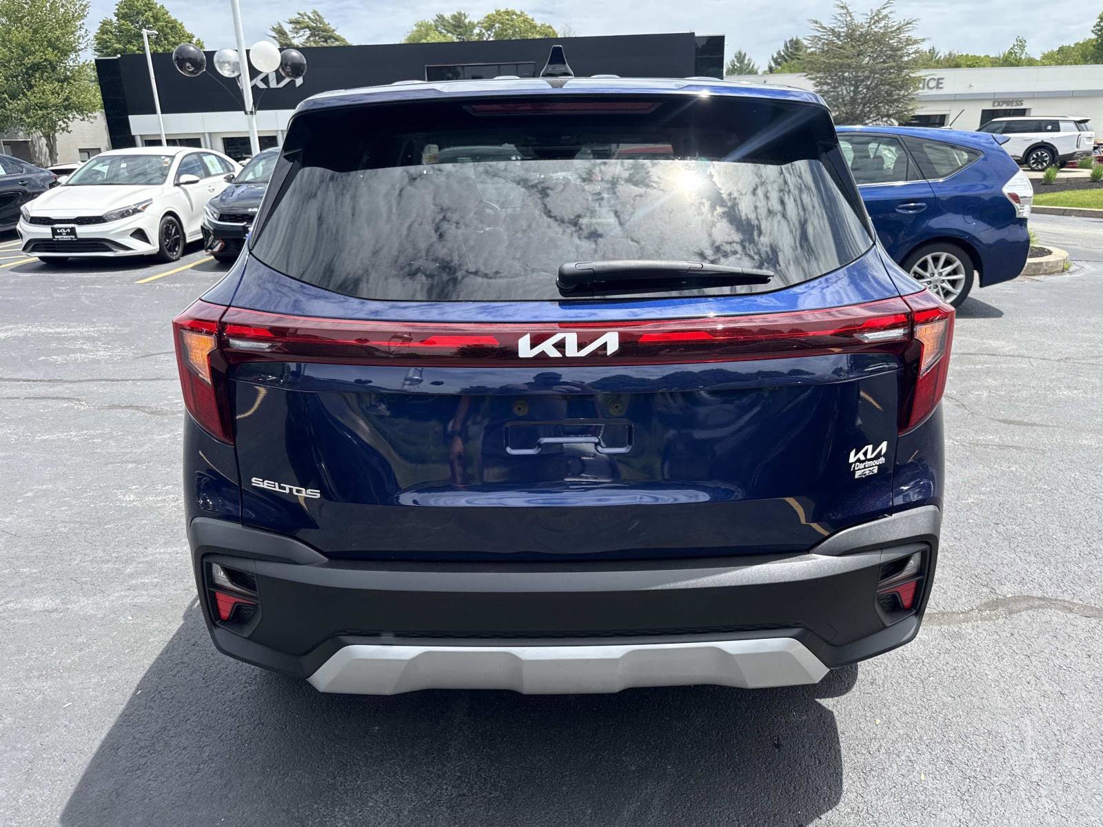 Used 2025 Kia Seltos LX AWD/4WD image 4