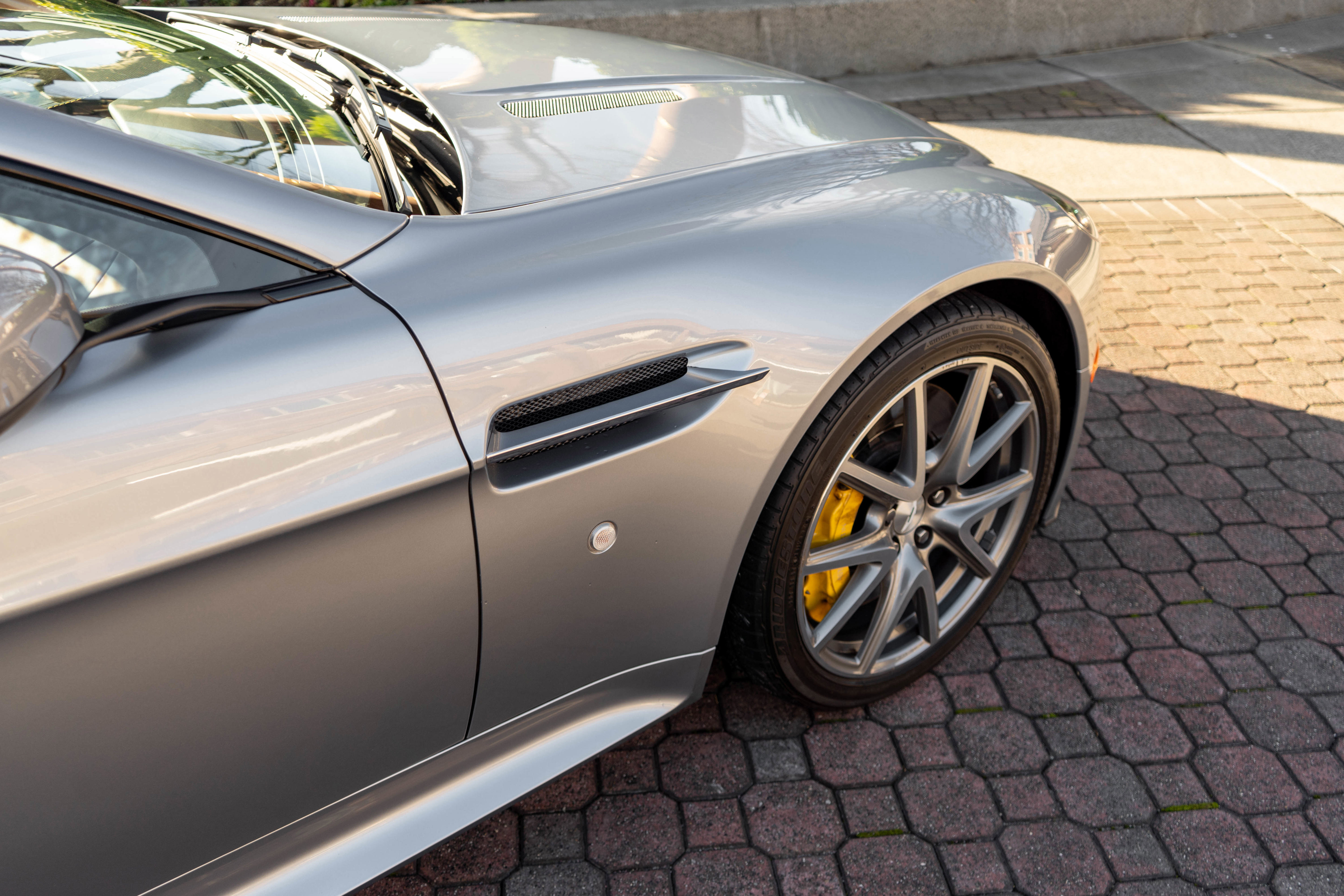 Used 2015 Aston Martin V8 Vantage GT image 18