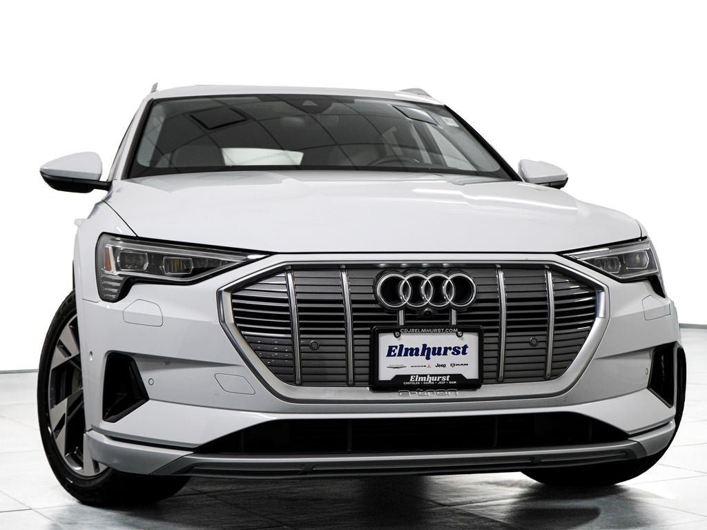 Used 2023 Audi e-tron Premium Plus w/ Premium Plus Package AWD/4WD image 3