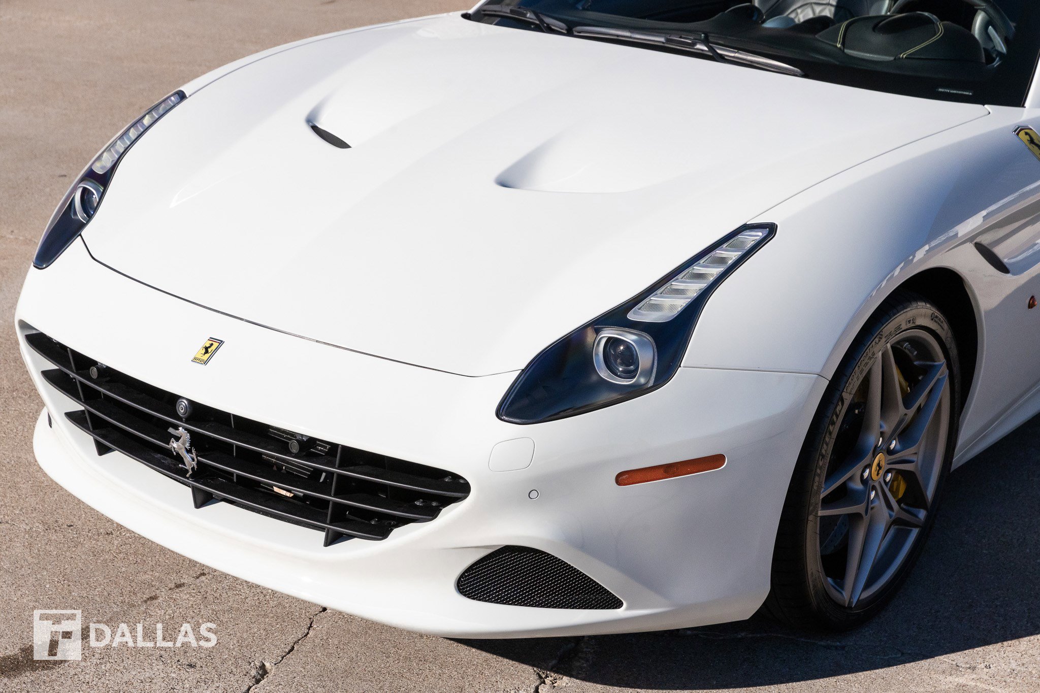 Used 2015 Ferrari California T image 6