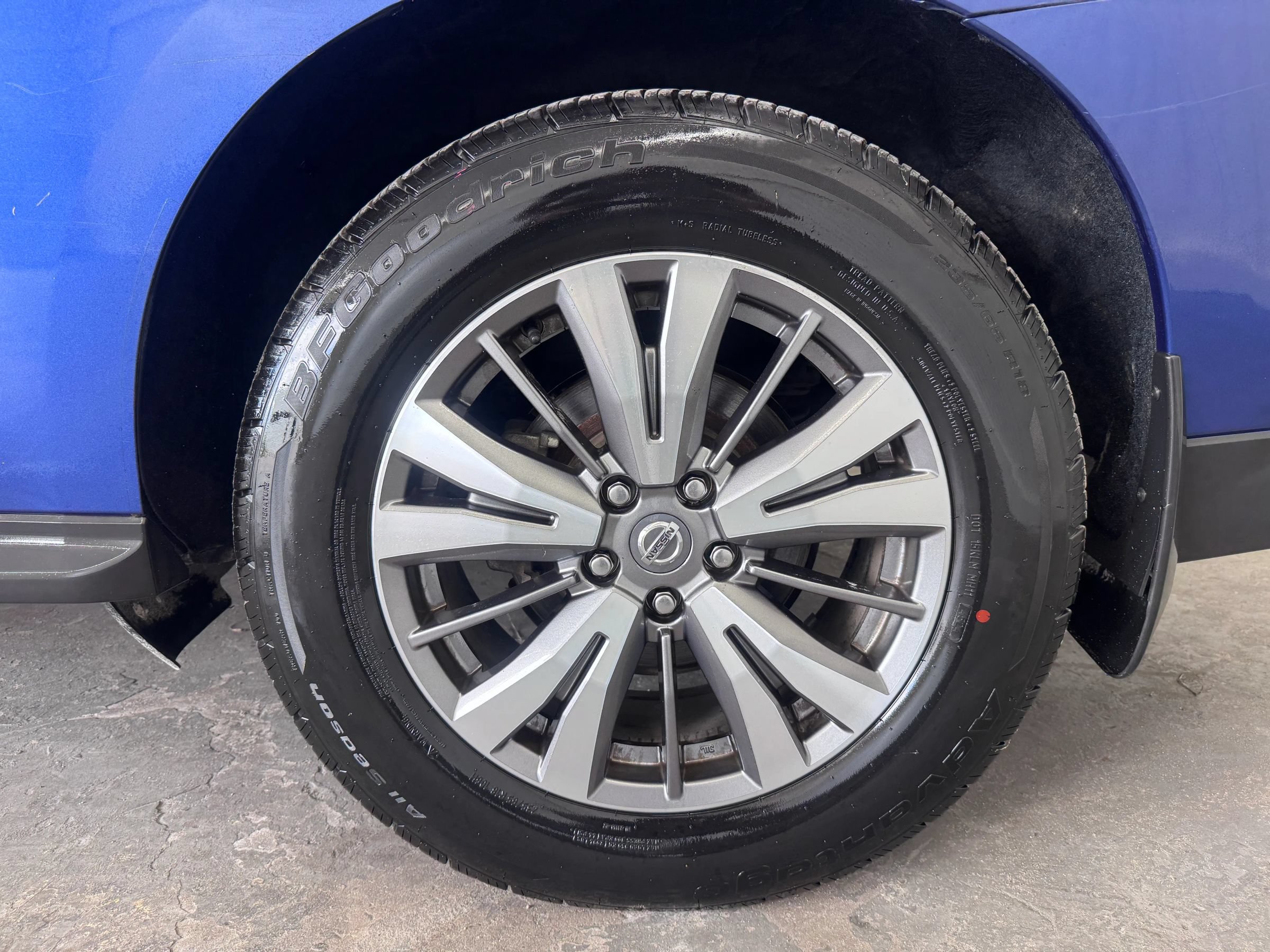 Used 2017 Nissan Pathfinder SL FWD image 15