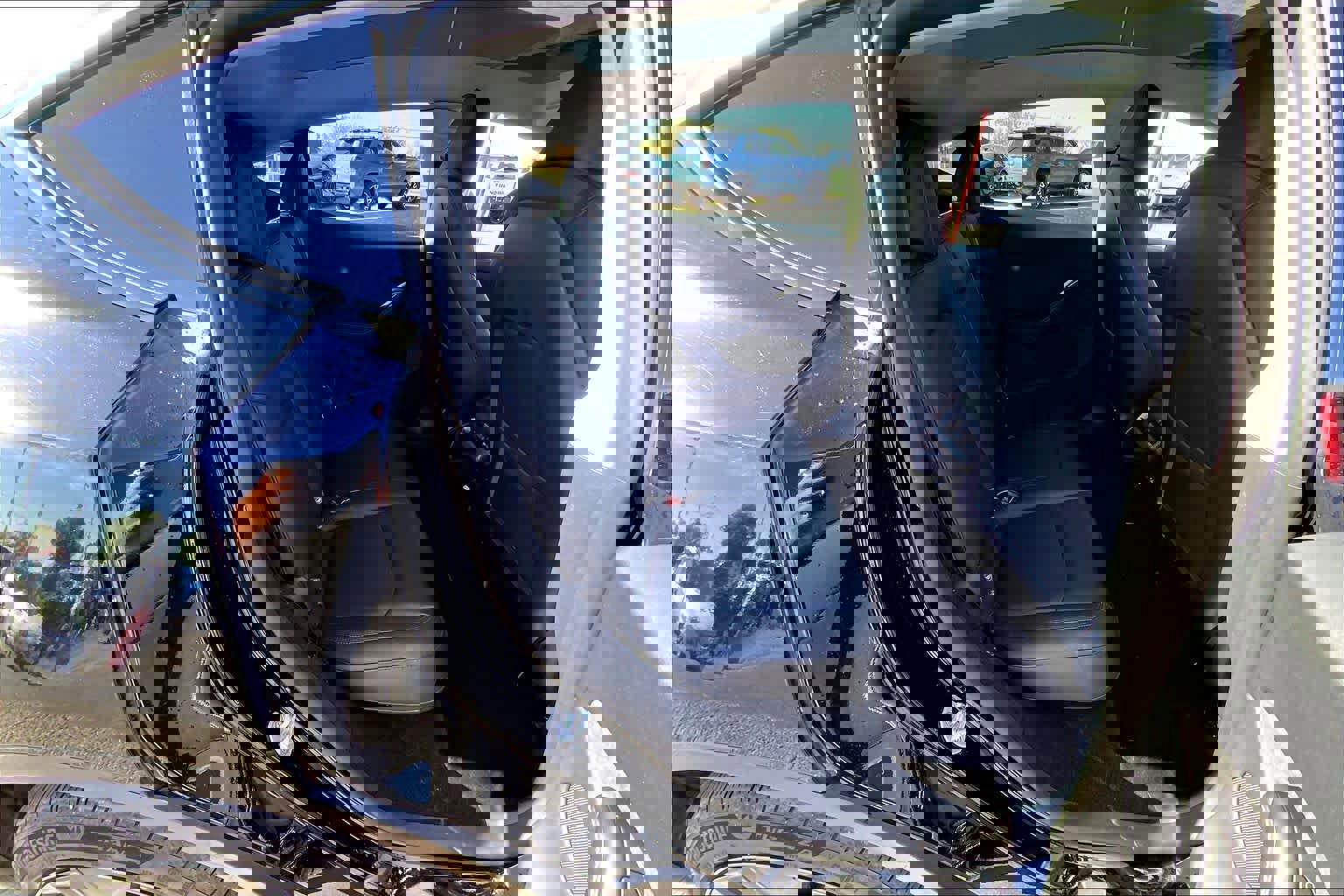 Used 2025 Tesla Model Y Long Range AWD/4WD image 19