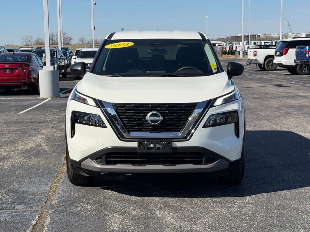 Used 2023 Nissan Rogue S image 10