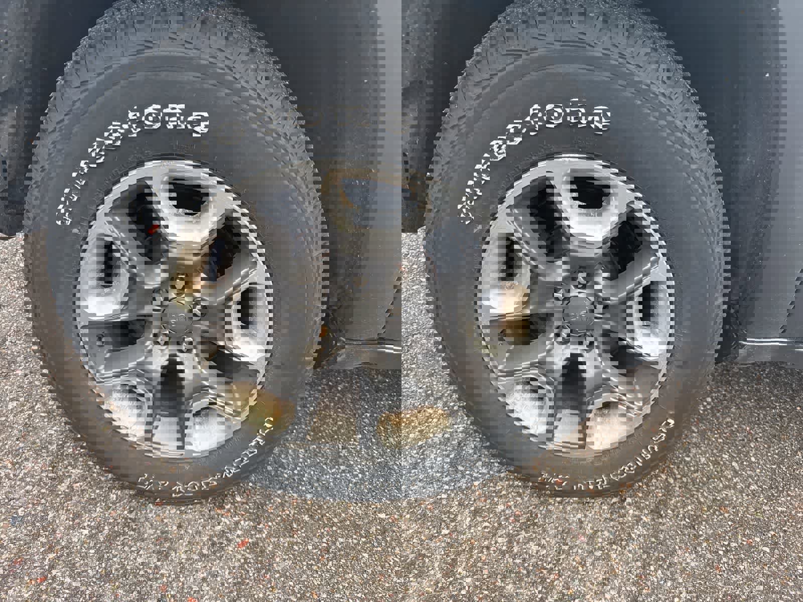 Used 2019 Jeep Cherokee Trailhawk w/ Cold Weather Group image 10